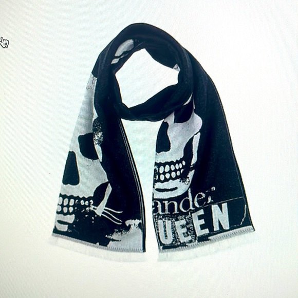 Alexander McQueen Accessories - Alexander mcqueen scull scarf